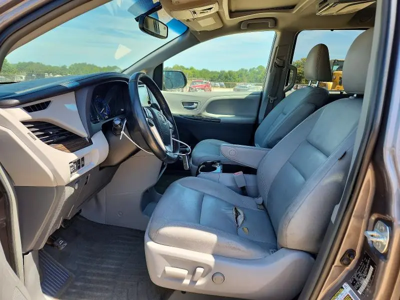 2015 TOYOTA SIENNA XLE 8-PASSENGER  