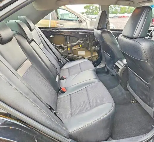 2014 TOYOTA CAMRY SE  