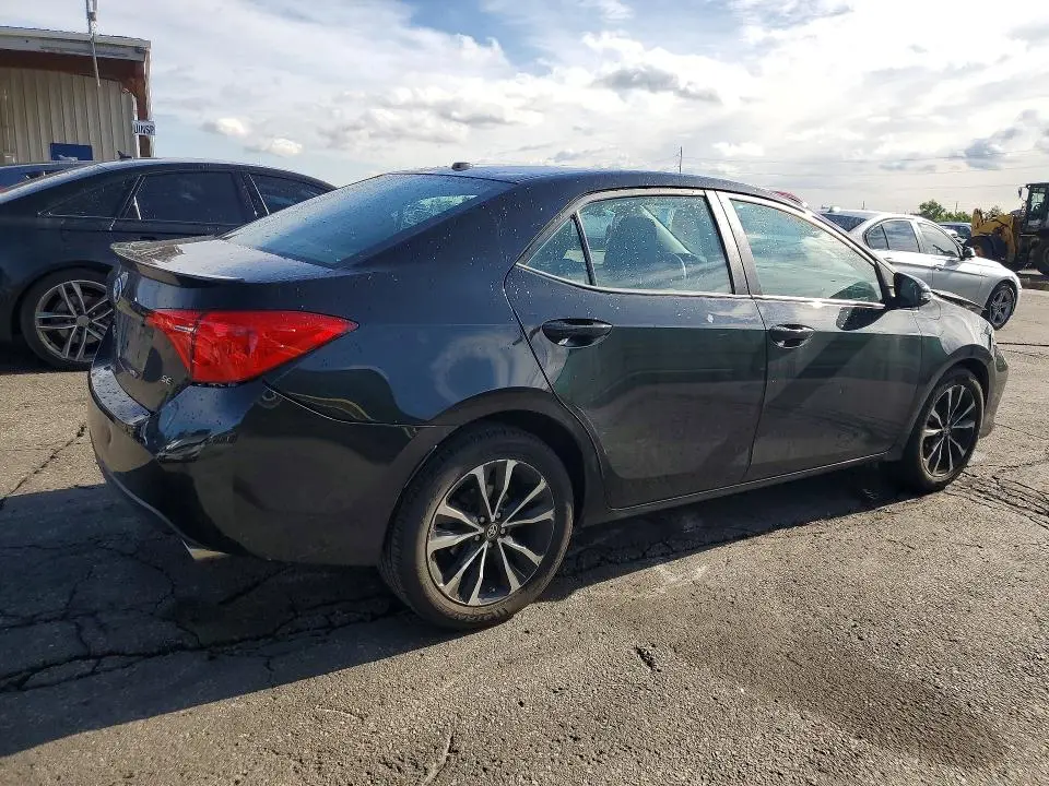 2018 TOYOTA COROLLA SE  