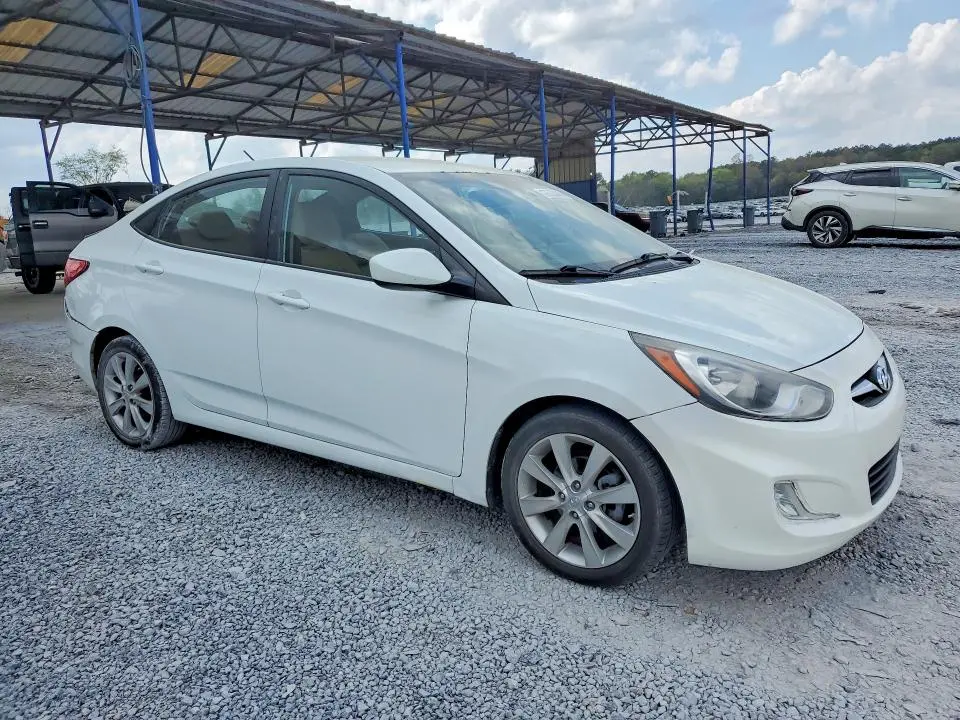 2013 HYUNDAI ACCENT GLS  