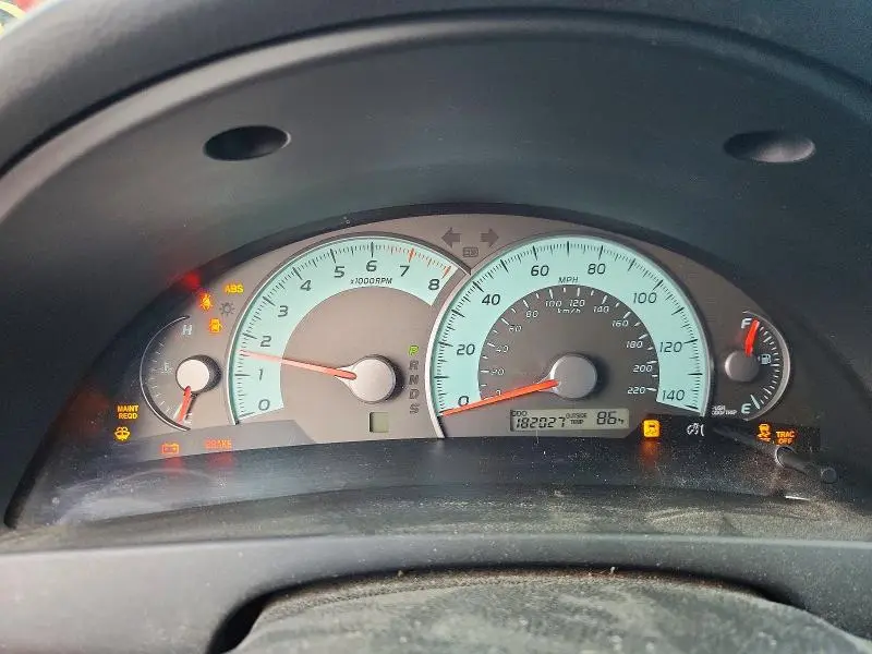 2011 TOYOTA CAMRY SE  
