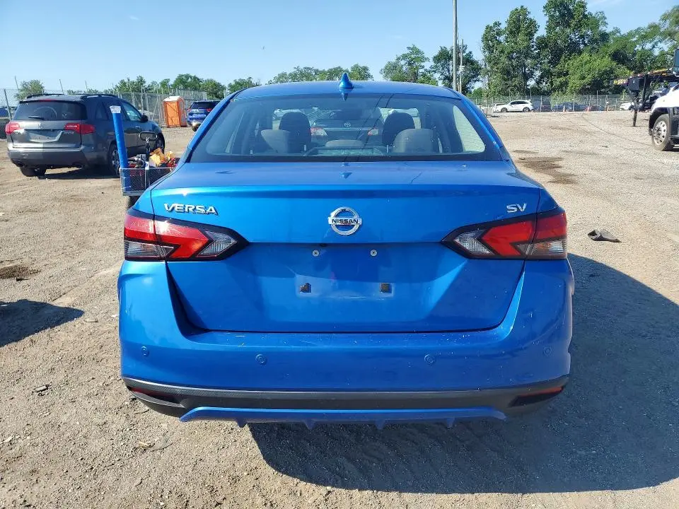 2021 NISSAN VERSA SV  
