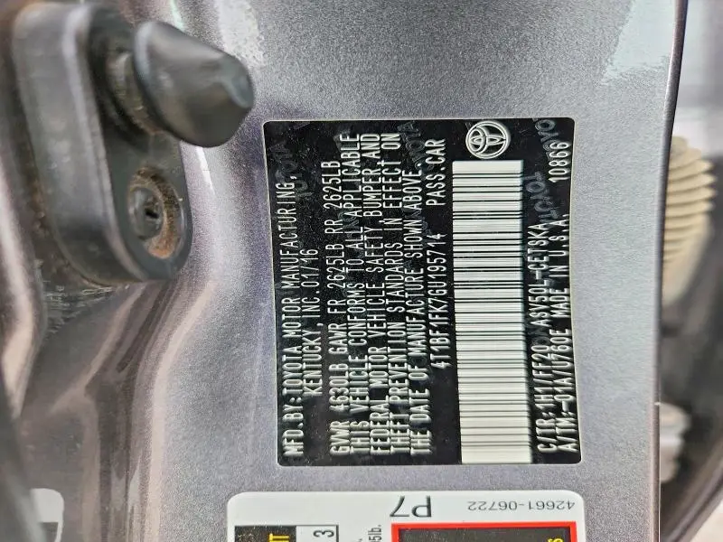 2016 TOYOTA CAMRY SE  