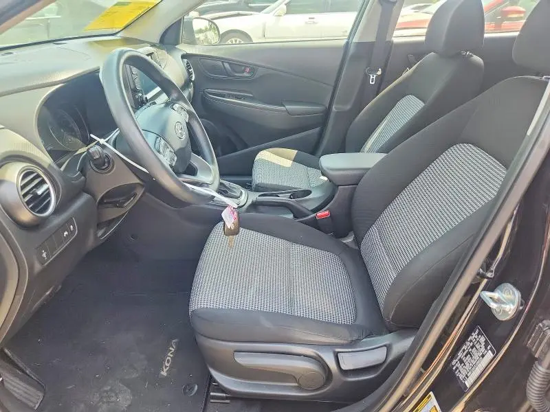 2020 HYUNDAI KONA SE  
