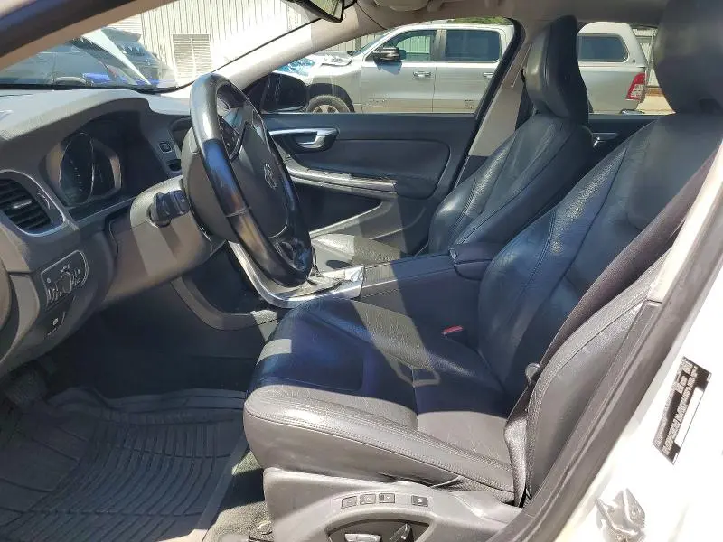 2014 VOLVO S60 T5  