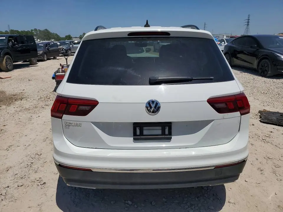2021 VOLKSWAGEN TIGUAN SE  