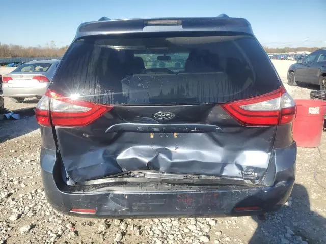 2016 TOYOTA SIENNA LE  