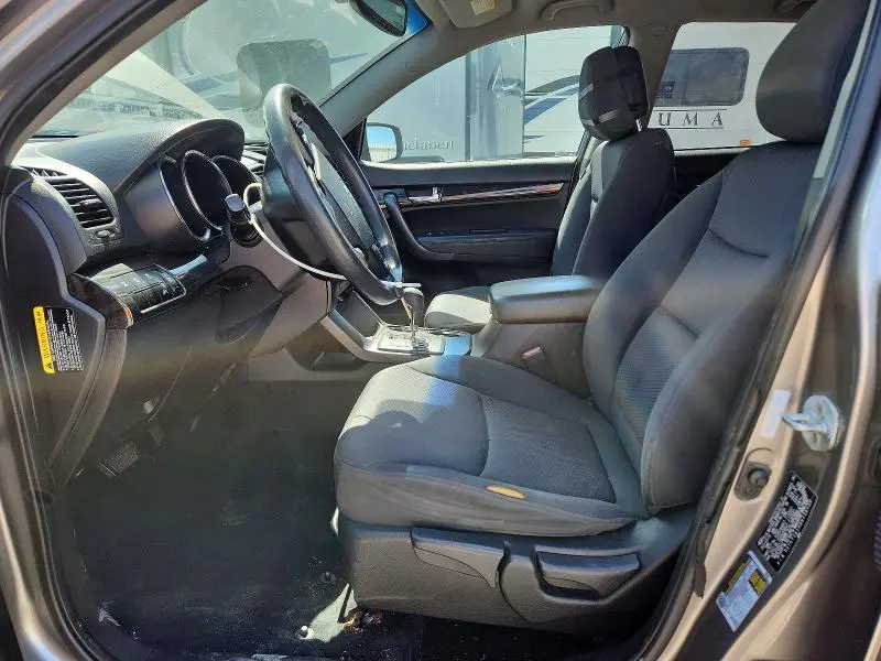 2011 KIA SORENTO LX  