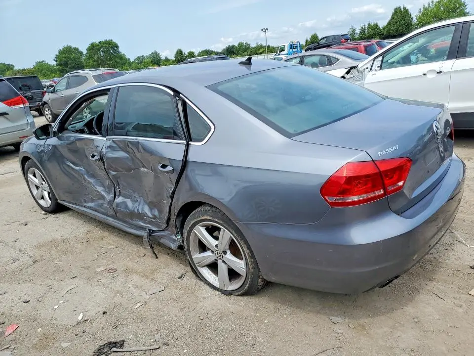 2015 VOLKSWAGEN PASSAT SE  