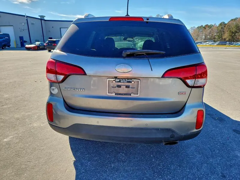 2015 KIA SORENTO LX  
