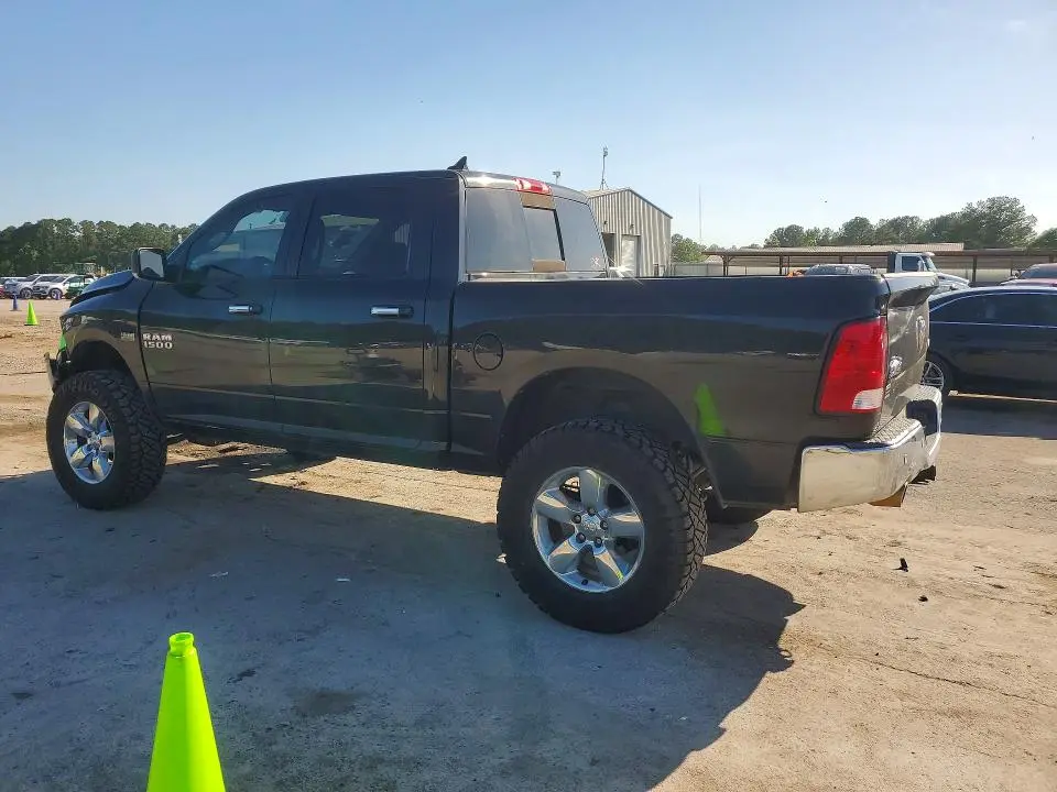 2016 RAM 1500 SLT  