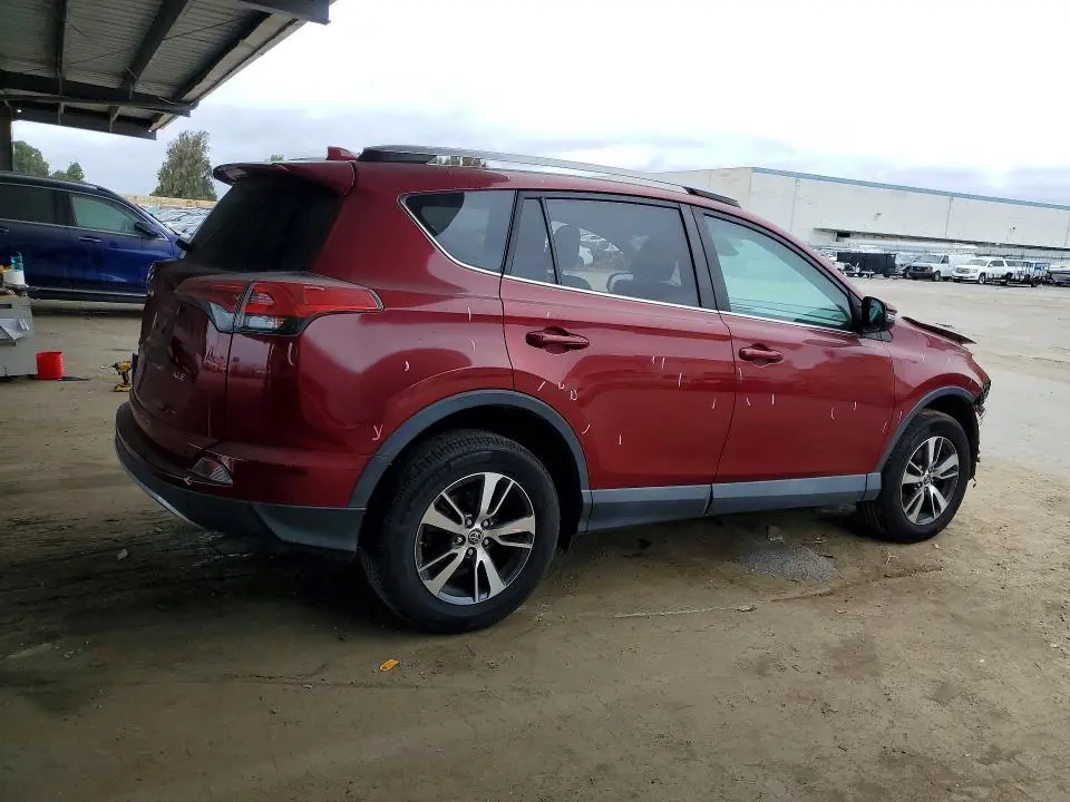 2018 TOYOTA RAV4 XLE  