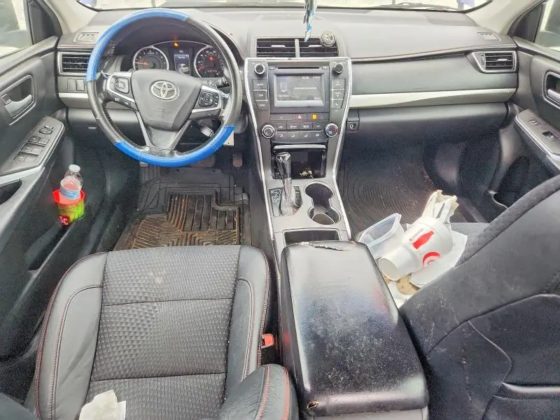 2015 TOYOTA CAMRY SE  