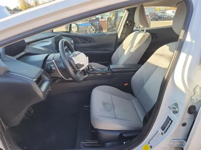 2024 TOYOTA PRIUS LE  