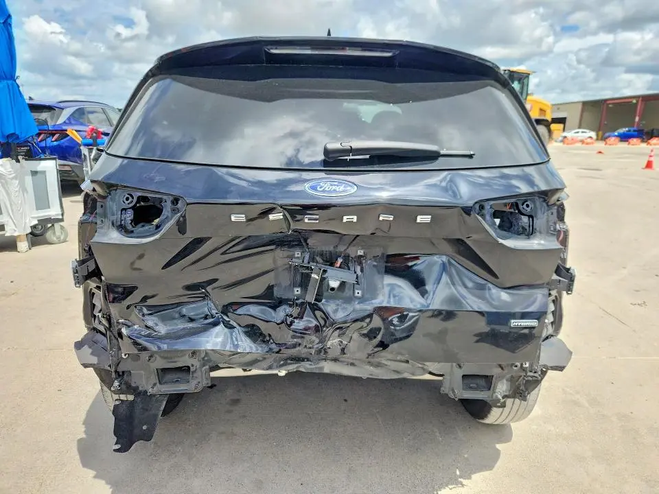 2023 FORD ESCAPE ST LINE  