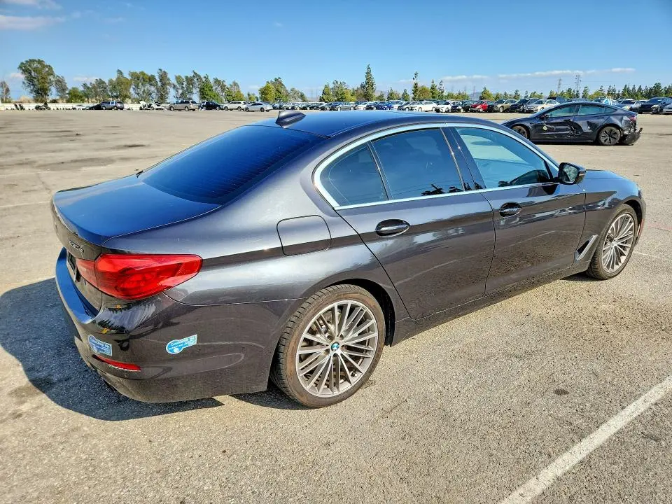 2020 BMW 530E   