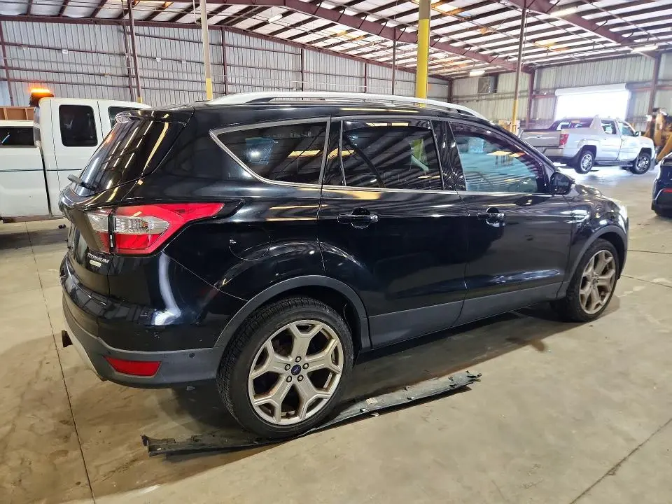 2017 FORD ESCAPE TITANIUM  
