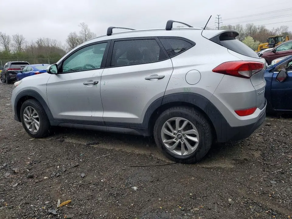 2016 HYUNDAI TUCSON SE  