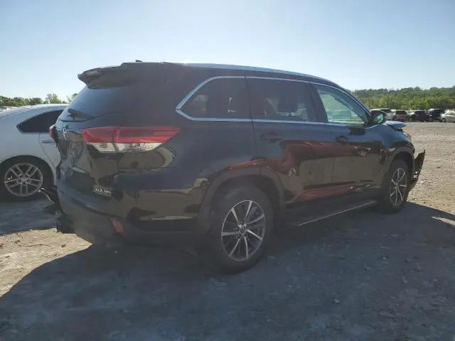 2019 TOYOTA HIGHLANDER SE  