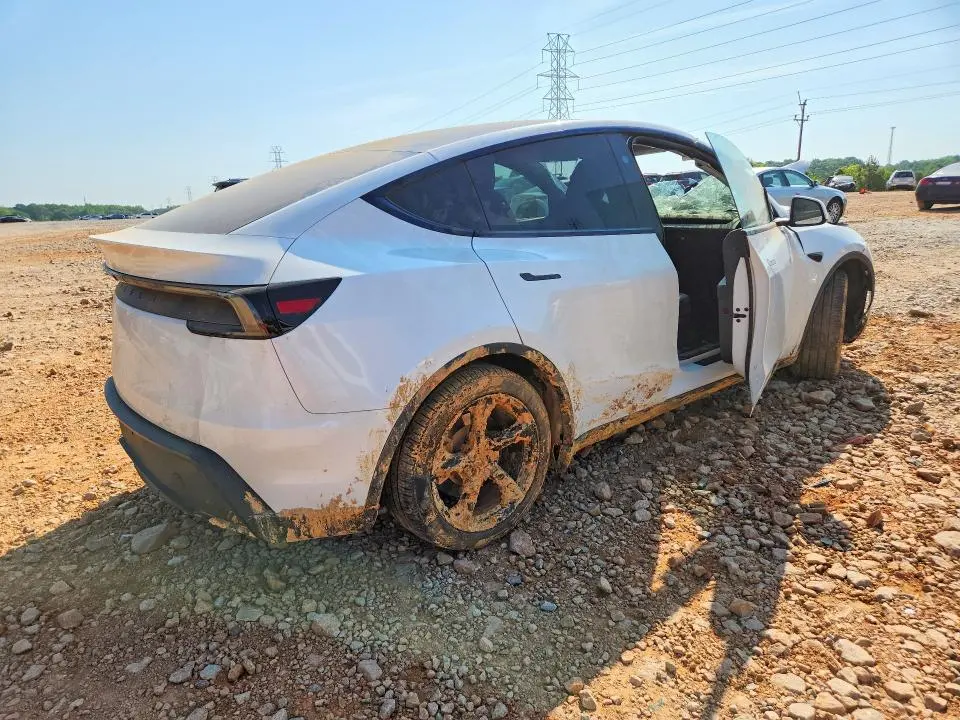 2026 TESLA MODEL Y   