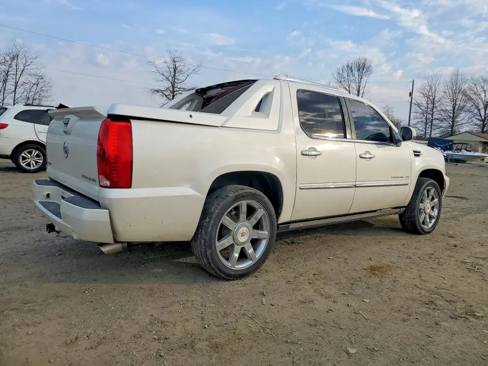 2011 CADILLAC ESCALADE EXT PREMIUM  