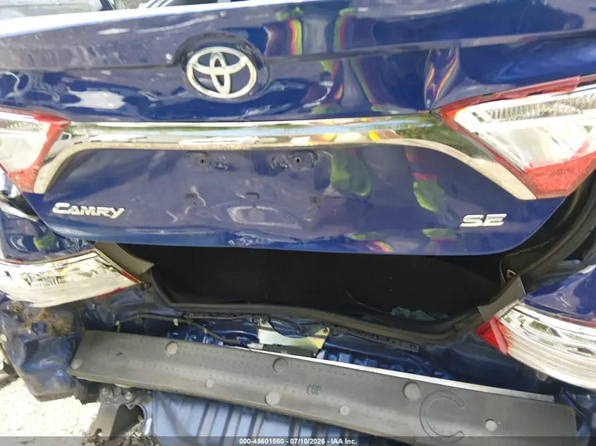 2016 TOYOTA CAMRY SE