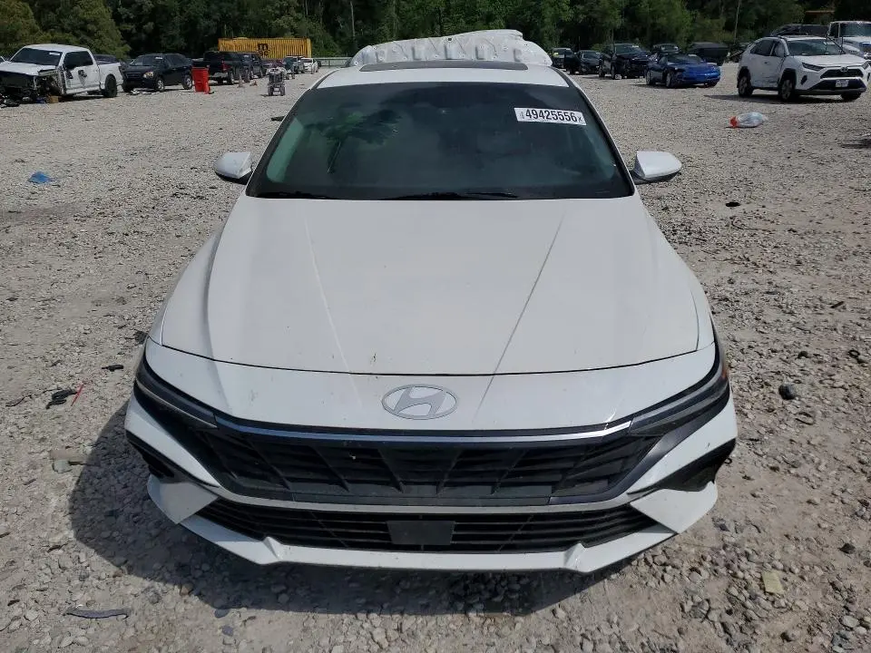 2025 HYUNDAI ELANTRA SEL  