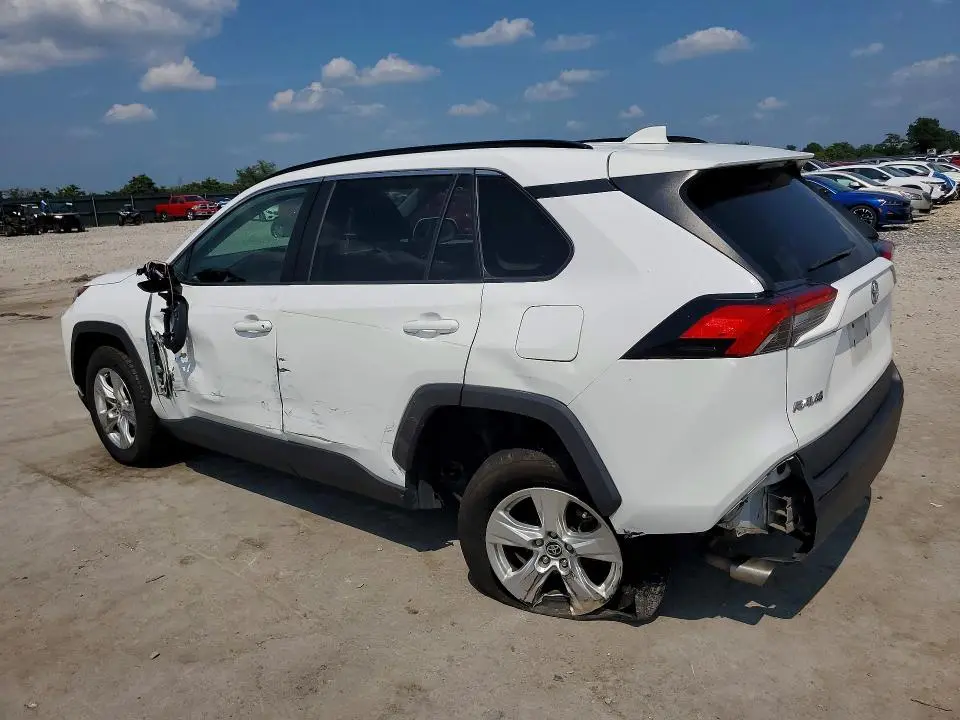 2021 TOYOTA RAV4 XLE  