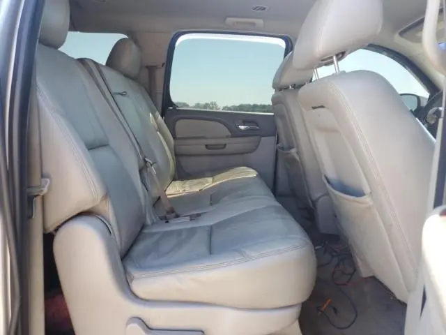 2011 CHEVROLET SUBURBAN C1500 LT  