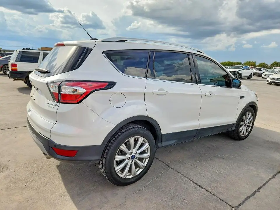 2017 FORD ESCAPE TITANIUM  
