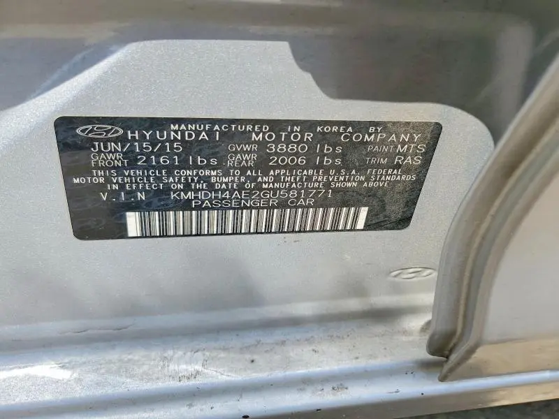 2016 HYUNDAI ELANTRA SE  