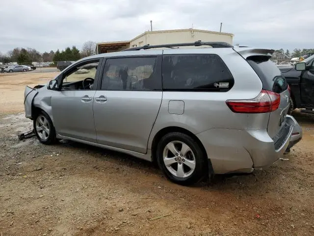 2020 TOYOTA SIENNA LE  