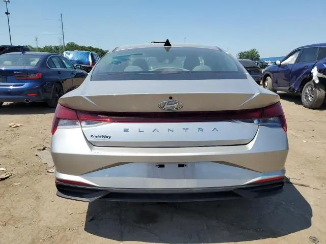 2021 HYUNDAI ELANTRA SE  