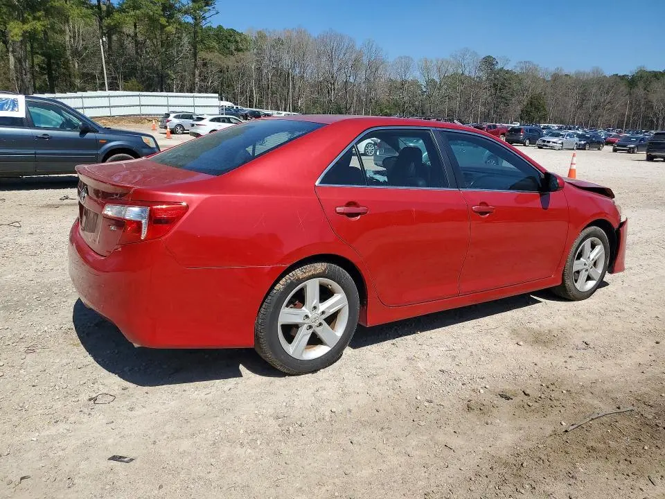 2012 TOYOTA CAMRY SE  