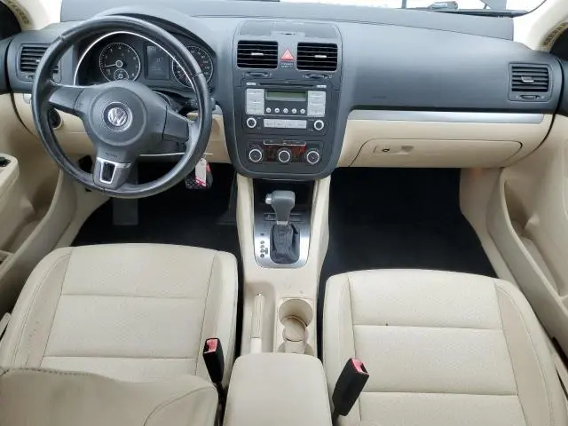 2010 VOLKSWAGEN JETTA SE  