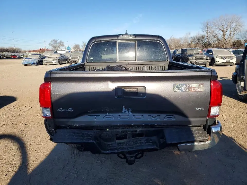 2016 TOYOTA TACOMA SR5 V6  