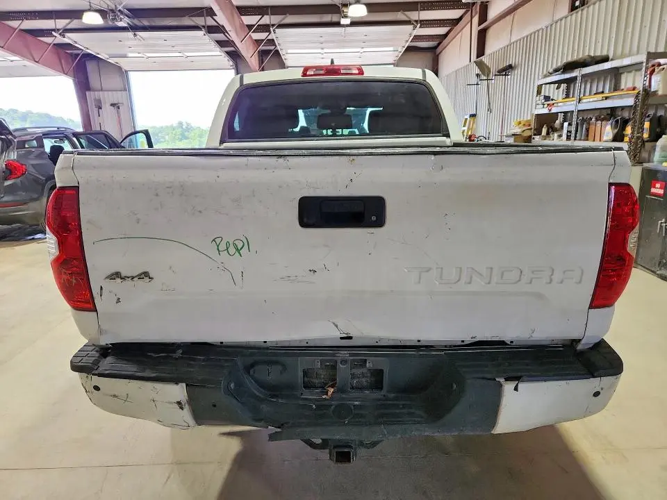 2021 TOYOTA TUNDRA SR5  