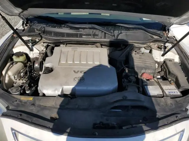 2011 TOYOTA CAMRY SE  