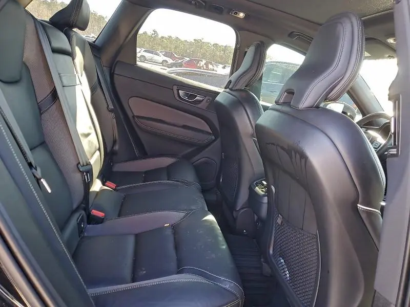 2021 VOLVO XC60 T5 R-DESIGN  