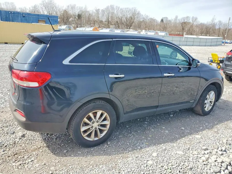2017 KIA SORENTO LX  