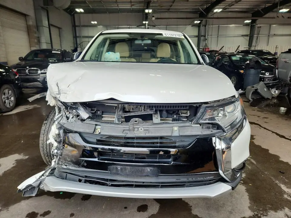 2016 MITSUBISHI OUTLANDER SE  