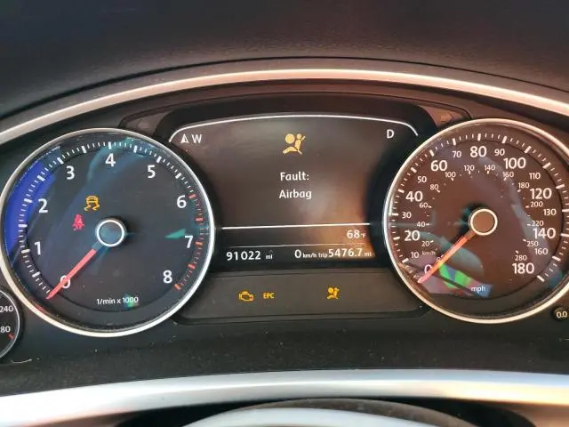 2013 VOLKSWAGEN TOUAREG V6  