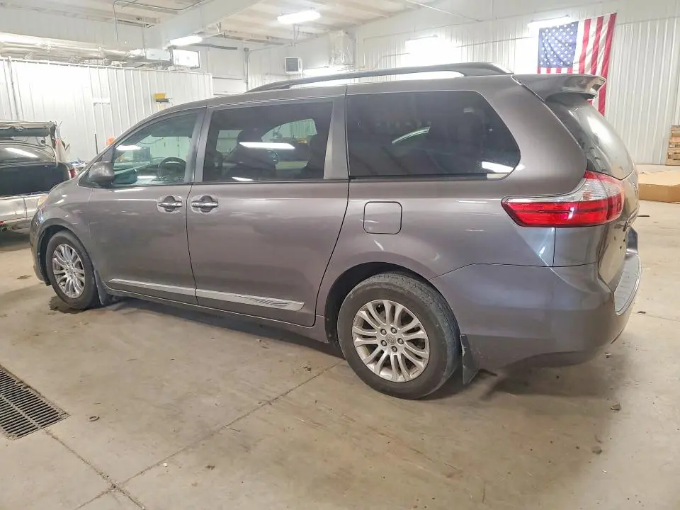 2015 TOYOTA SIENNA XLE 8-PASSENGER  