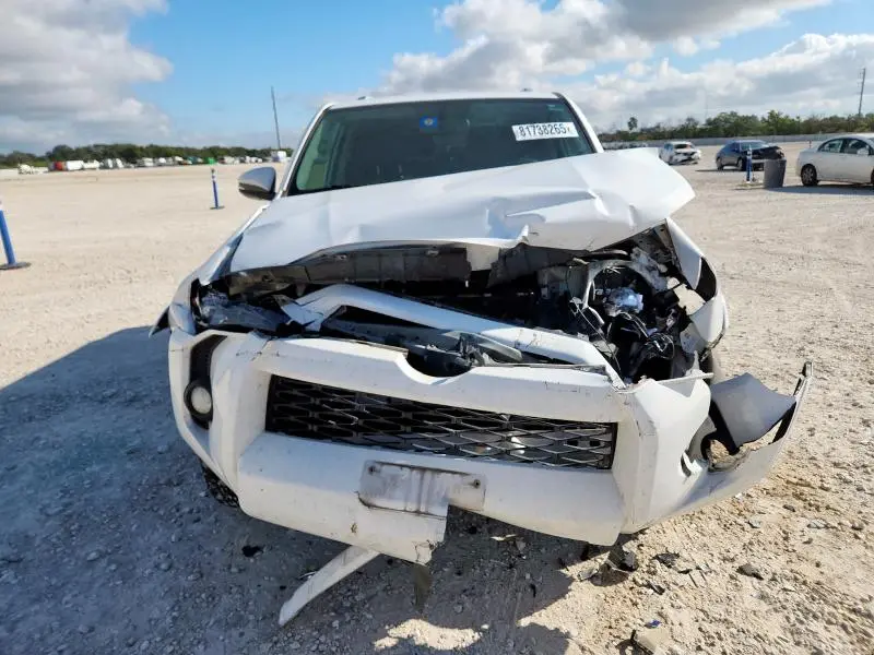 2016 TOYOTA 4RUNNER SR5  