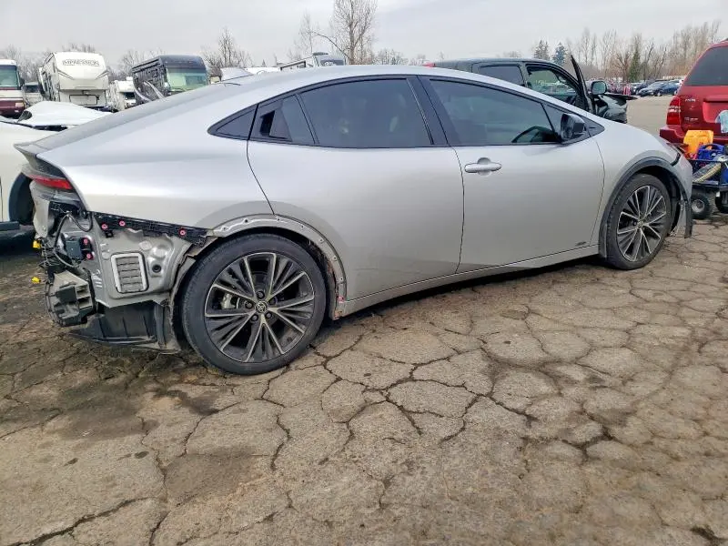 2024 TOYOTA PRIUS LE  