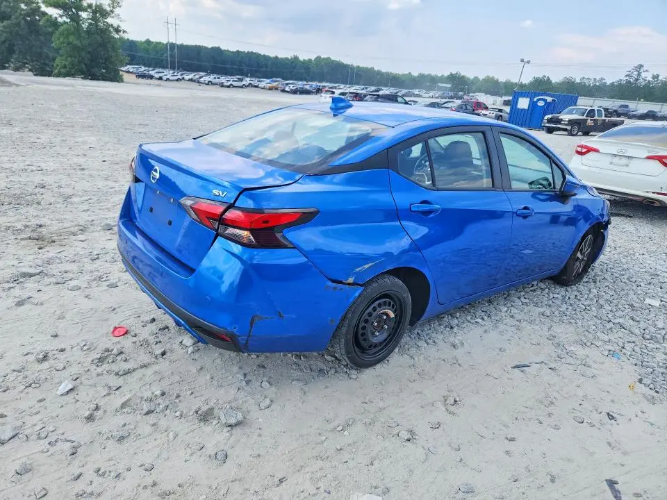 2021 NISSAN VERSA SV  