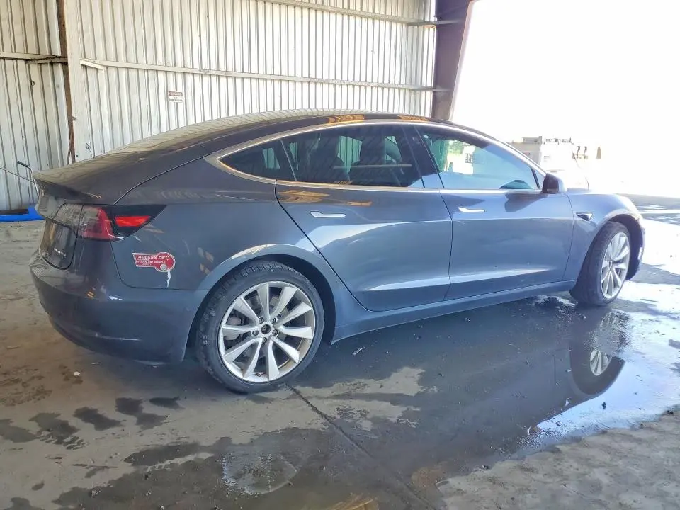 2018 TESLA MODEL 3   
