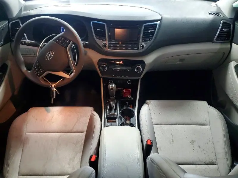 2018 HYUNDAI TUCSON SE  