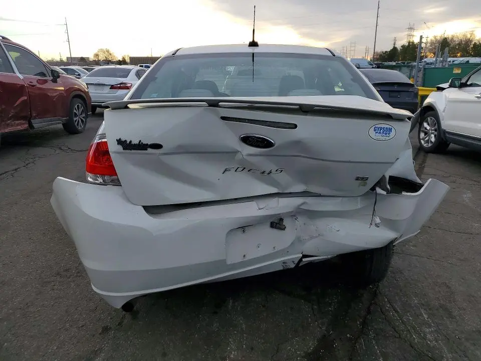 2011 FORD FOCUS SE  