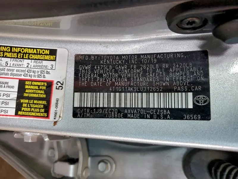 2020 TOYOTA CAMRY SE  